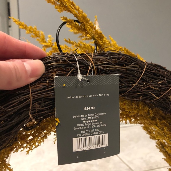 22” Threshold GoldenRod wreath - Picture 4 of 5